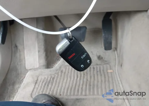 2013 Chrysler 300 Motown from USA, damaged, VIN 2C3CCAAG8DH697784